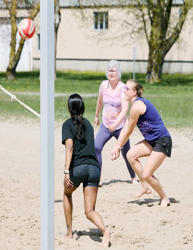 jouer volleyball de plage