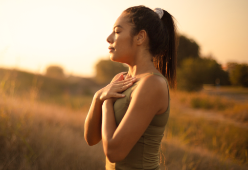 Une personne qui prend soin de sa santé mentale