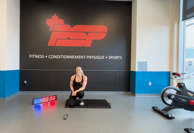 Moniteur de conditionnement physique faisant de l'exercice