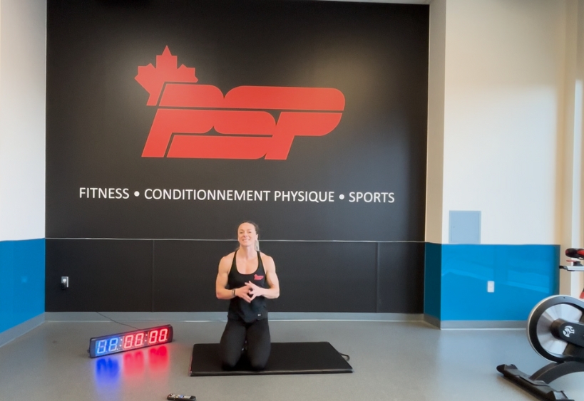 Moniteur de conditionnement physique faisant de l'exercice