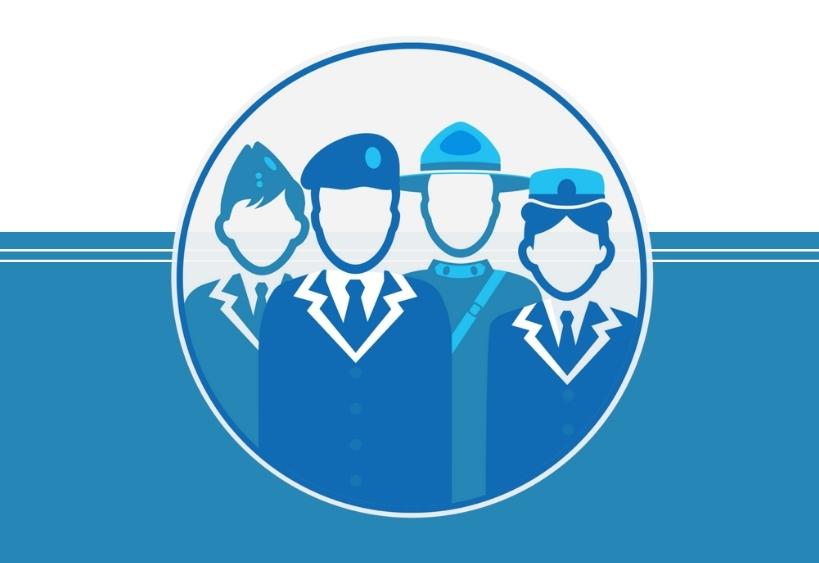 Personnes en uniforme de service