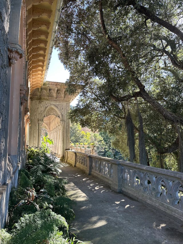 La promenade panoramique du palais de Monserrate à Sintra