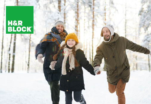 famille jouant dans la neige, logo H&R Block