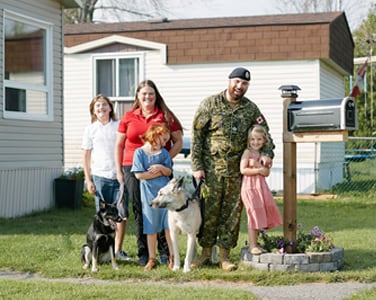 famille militaire qui vient de déménager